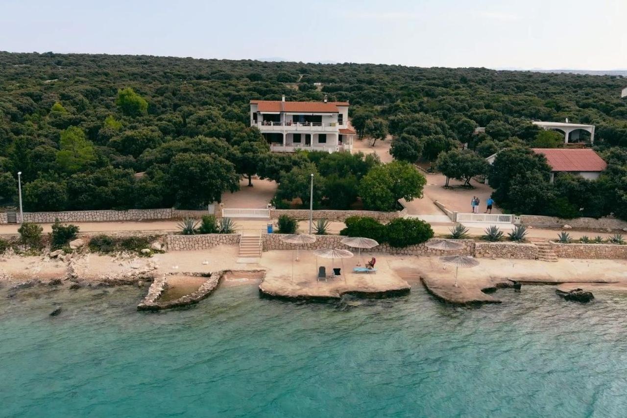 Apartments By The Sea Mandre, Pag - 6284 Колан Экстерьер фото