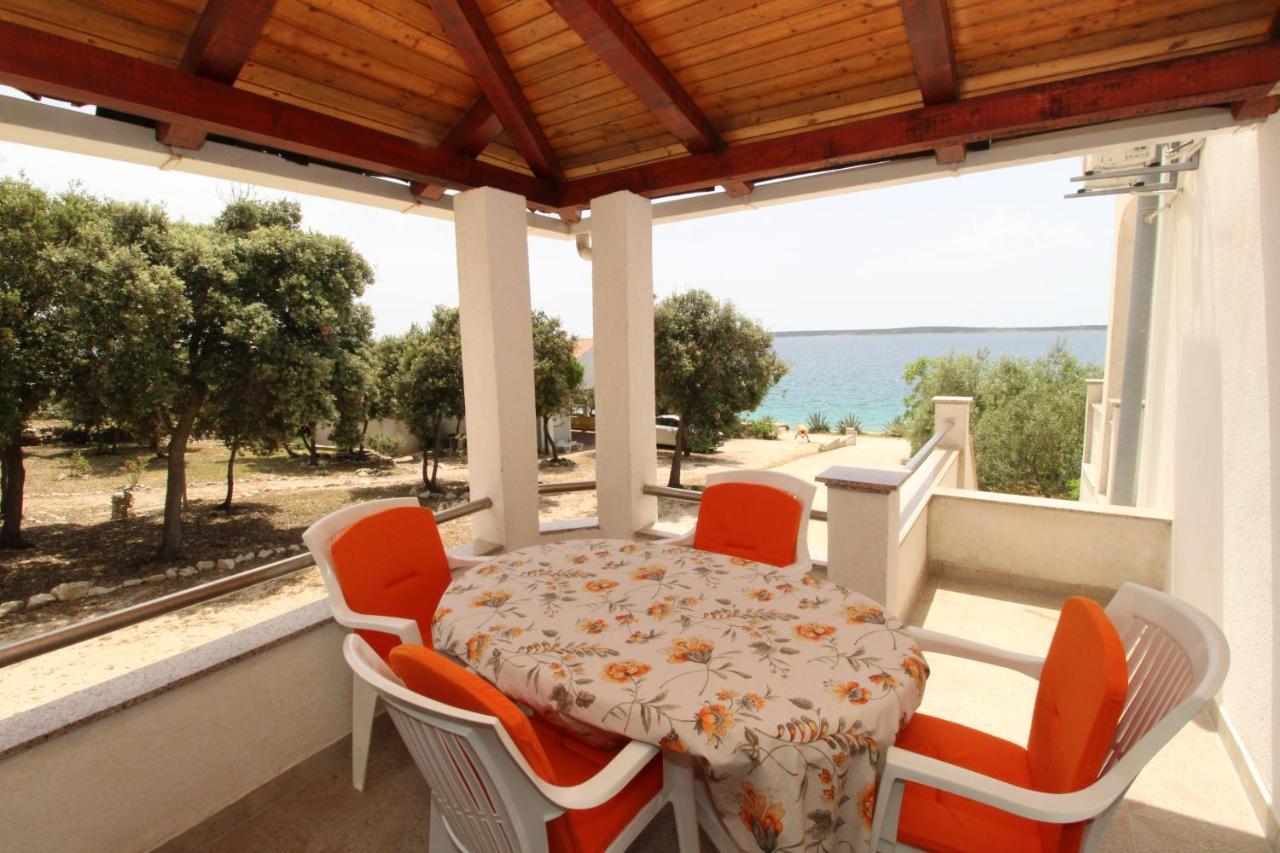 Apartments By The Sea Mandre, Pag - 6284 Колан Экстерьер фото